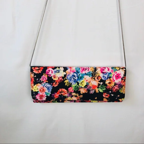 Bag/clutch with long gold chain - Picture 1 of 7